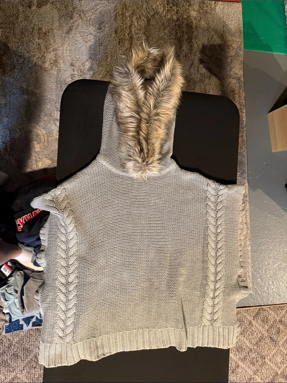 Faux-Fur Hooded Cable Knit Sleeveless Sweater Vest - Light Gray